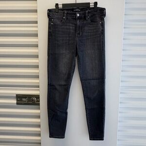 Liverpool Skinny Jeans in Dark Gray Wash Size 8/29